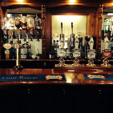The Swan Inn Sturminster Newton Exteriér fotografie