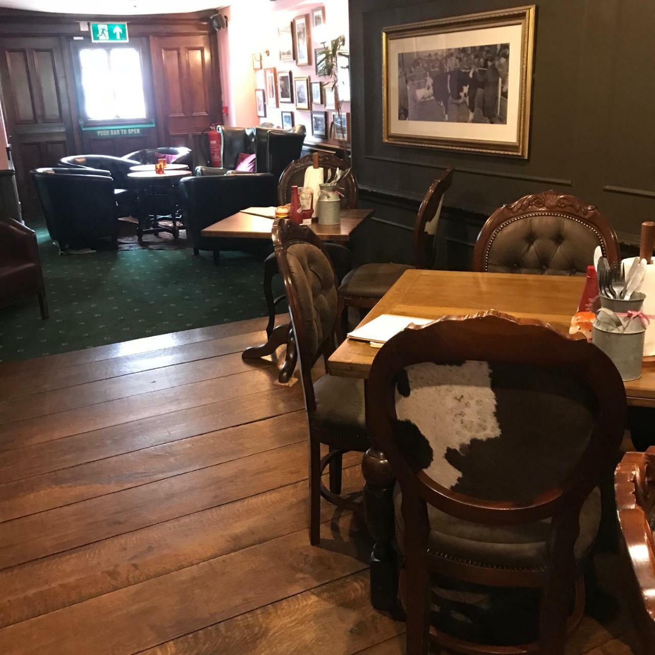 The Swan Inn Sturminster Newton Exteriér fotografie